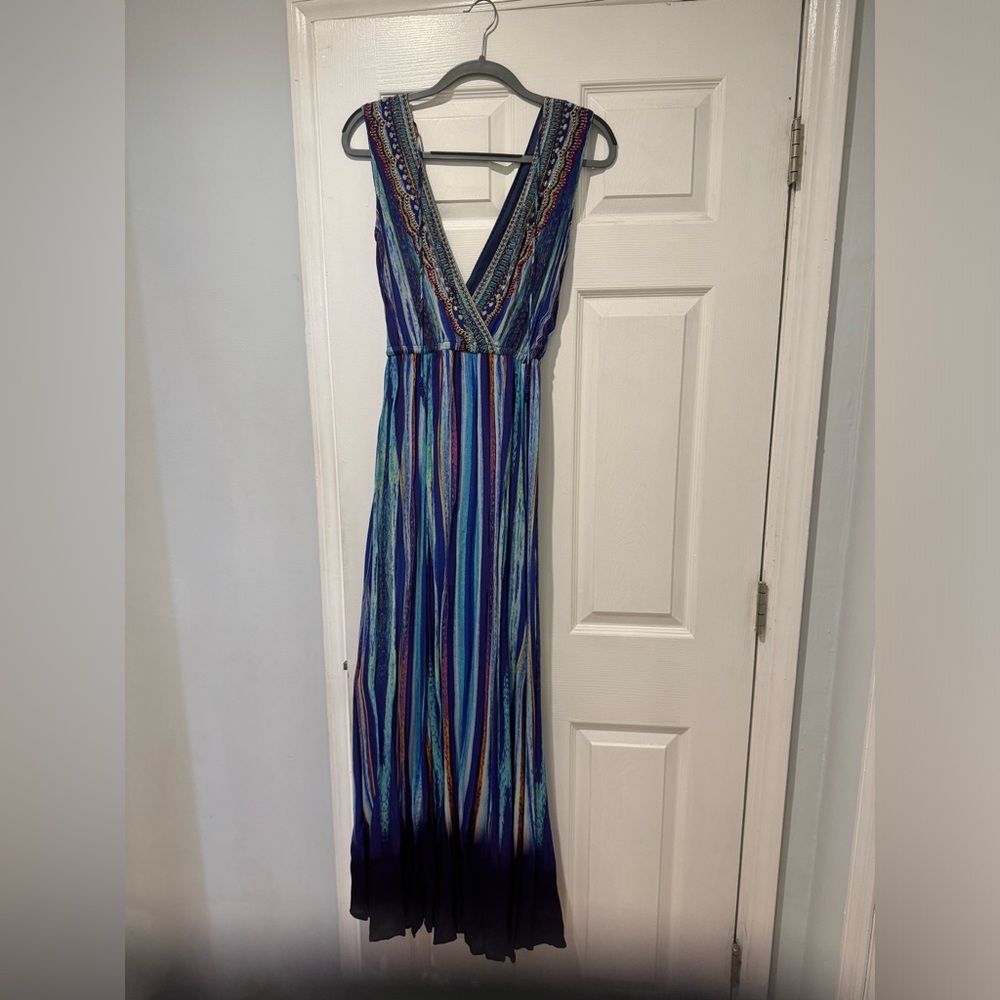 Maxi dress. Beautiful summer dress. Never worn . 24K